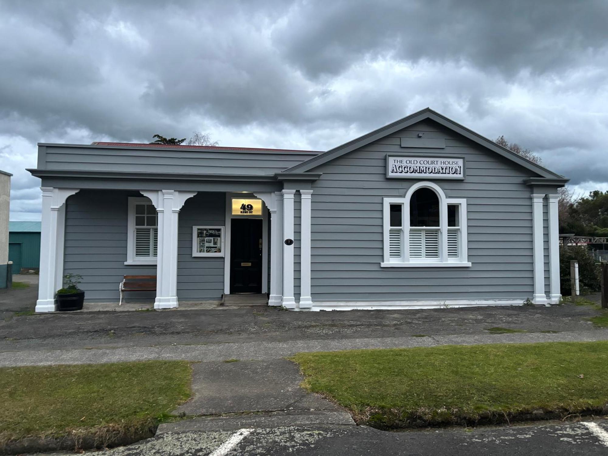 Te Aroha Courthouse Villa Exterior photo